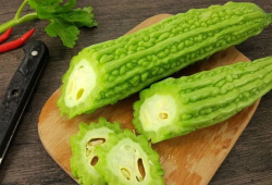 吃瓜爆料食堂是真的吗,吃瓜爆料食堂事件真相，究竟是否属实？